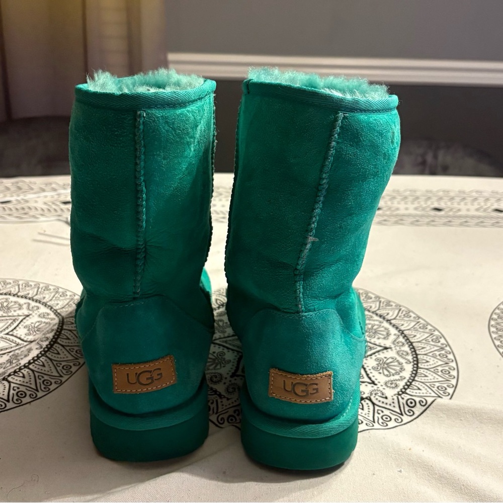 UGG Emerald Shearling Boots Size 9